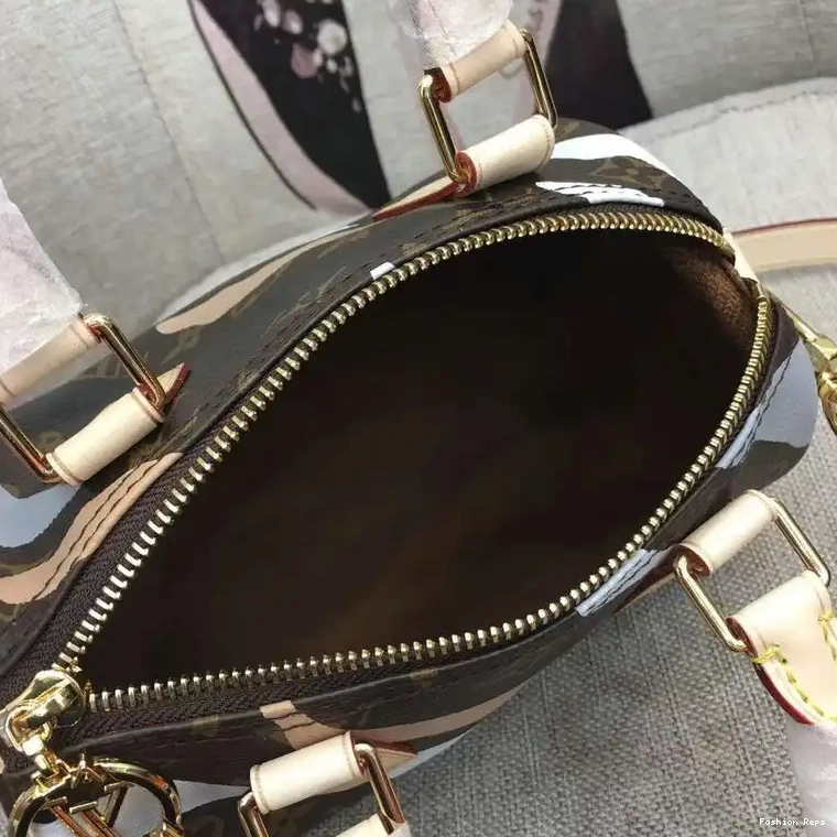 Fashion Reps LV Bags 206B570110 0521